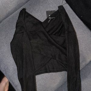 Cross cross, black crop top, long sleeve
